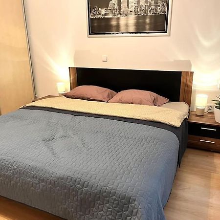 Cute Apartment In The Old Town Братислава Экстерьер фото